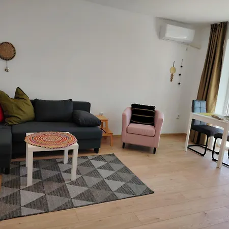 Apartment Level 5 *